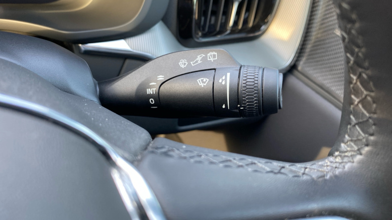 Volvo XC60 2.0 T6 [350] RC PHEV Plus Dark 5dr AWD Geartronic Estate